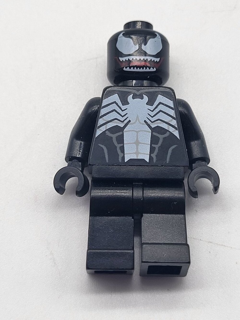 LEGO Marvel Venom Minifigure sh0542 - White Teeth Parted